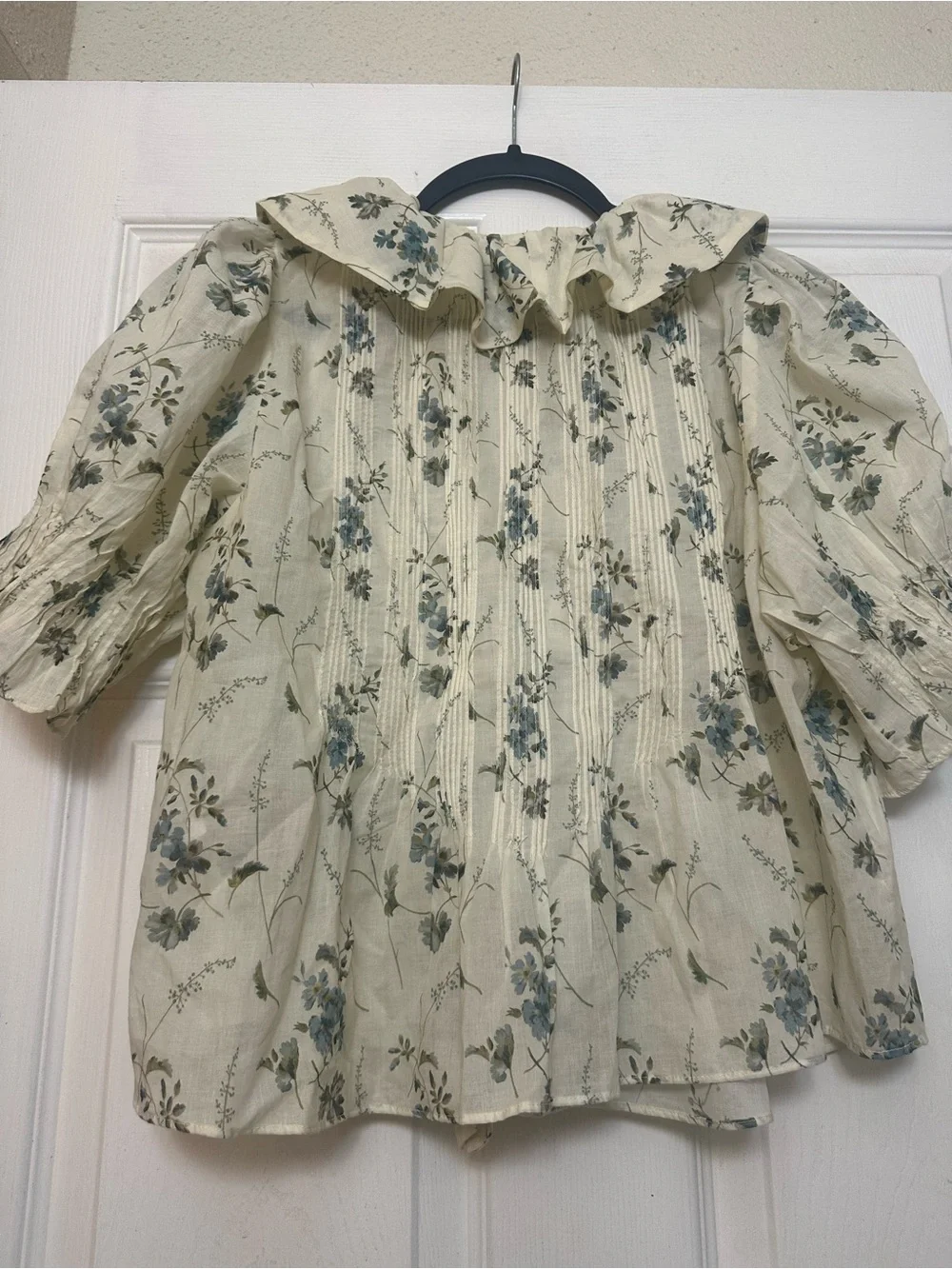 Doen Cream Floral Ruffle Blouse with Blue & Green Accents